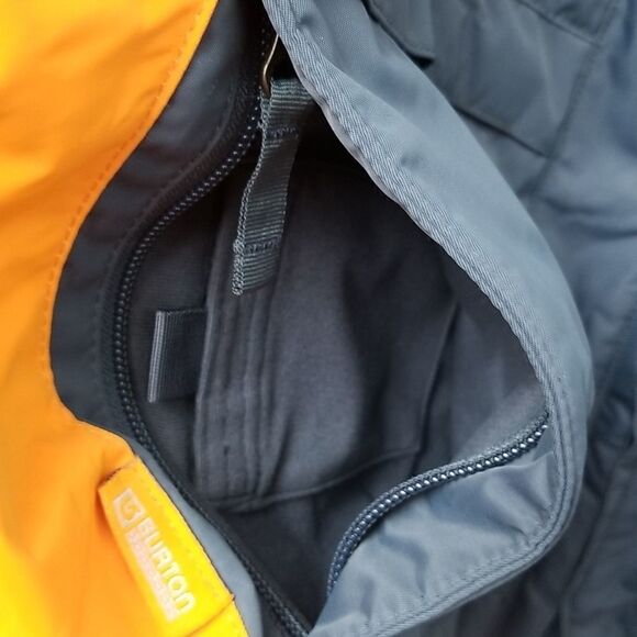Burton Jacket Women's Size Small Insulated Snow Board NWT Activewear Outdoors - Picture 8 of 16